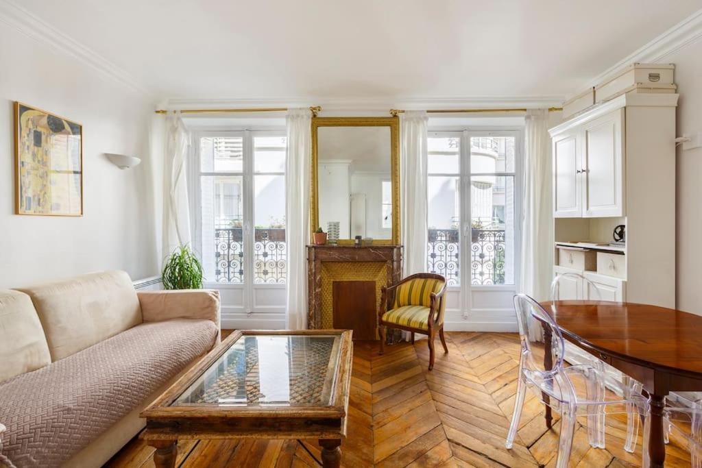 Haussmannien Place De L Etoile * Parigi